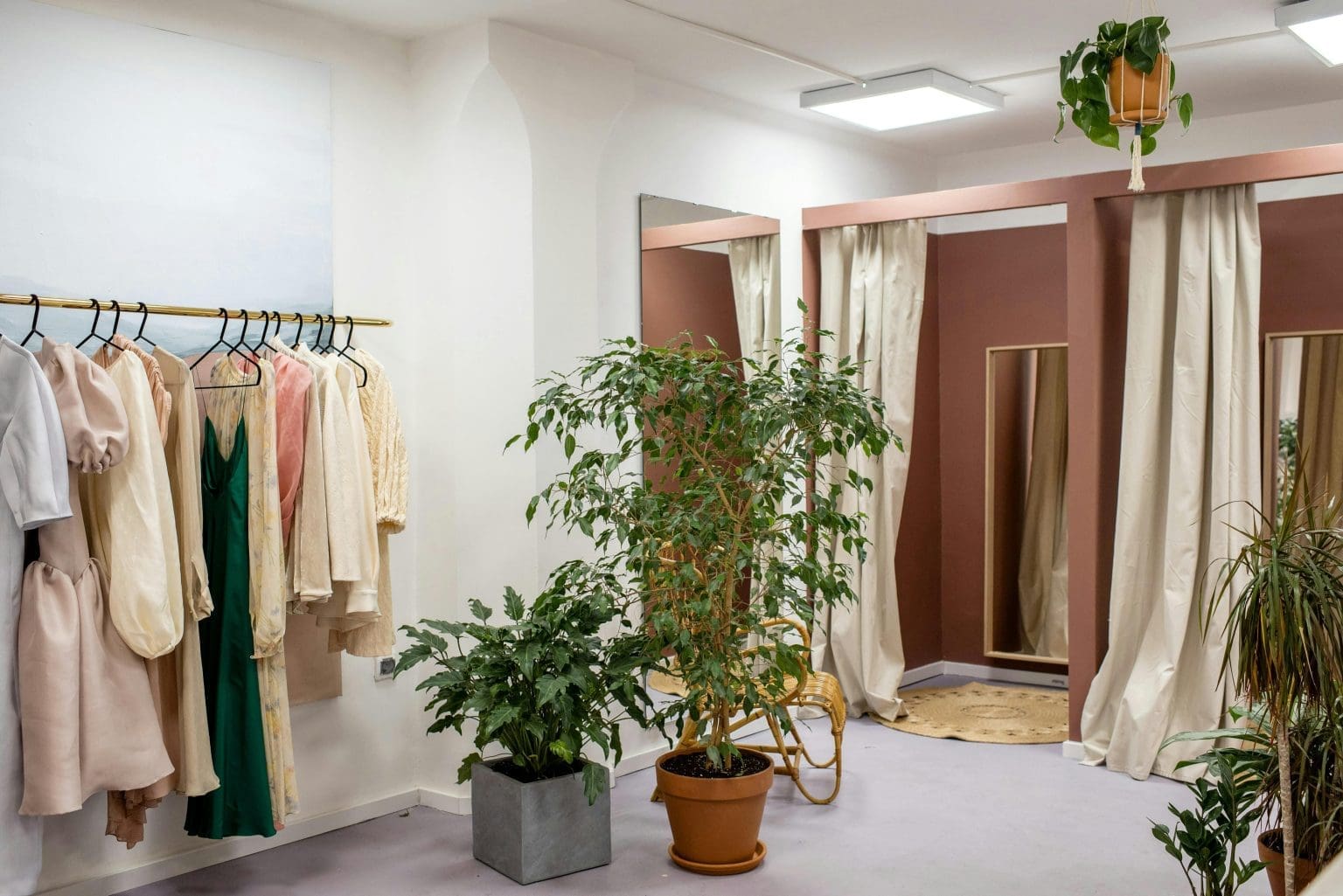 Retail-Units-5 Photo of the inside of a clothes shop